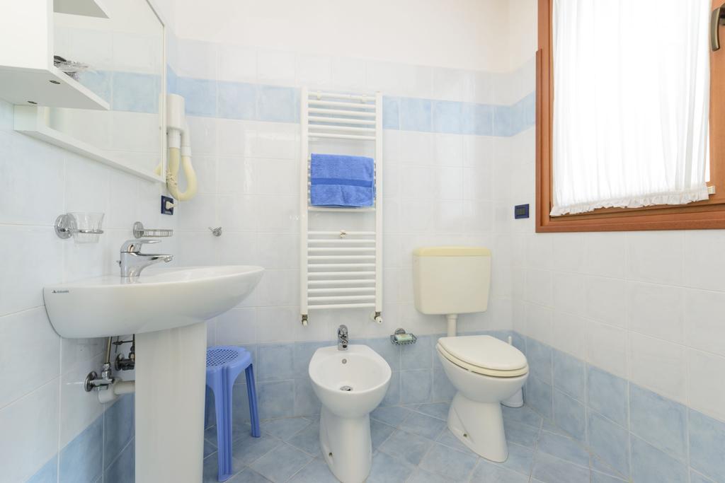 Sunbeach Apartments Lignano Sabbiadoro Buitenkant foto