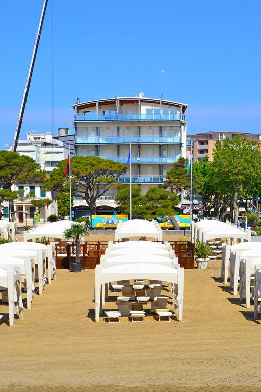 Sunbeach Apartments Lignano Sabbiadoro Buitenkant foto