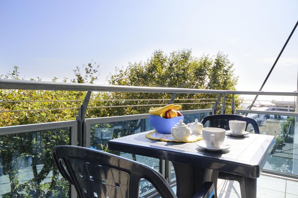 Sunbeach Apartments Lignano Sabbiadoro Buitenkant foto